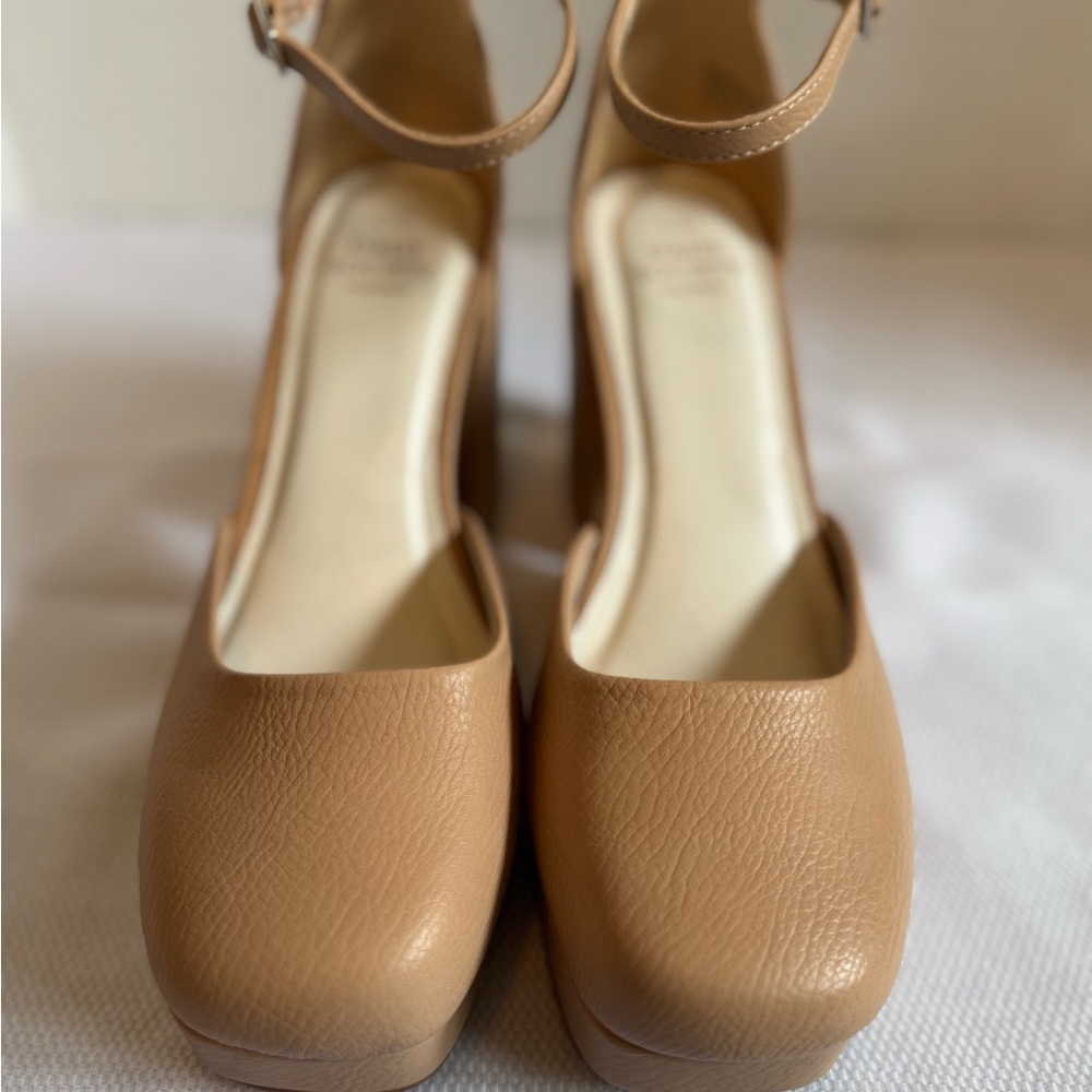 Oasis Society Tan Platform Block Heel Ankle Strap Pumps Size 8.5